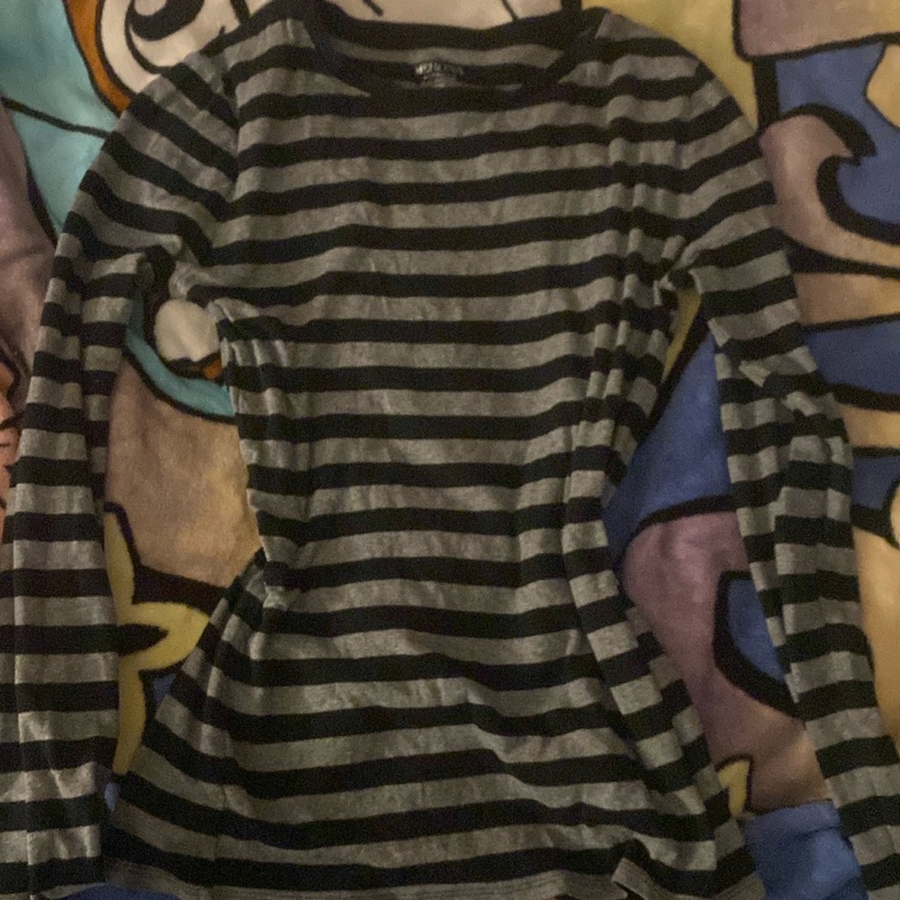 Black and Grey long sleeve | Size medium